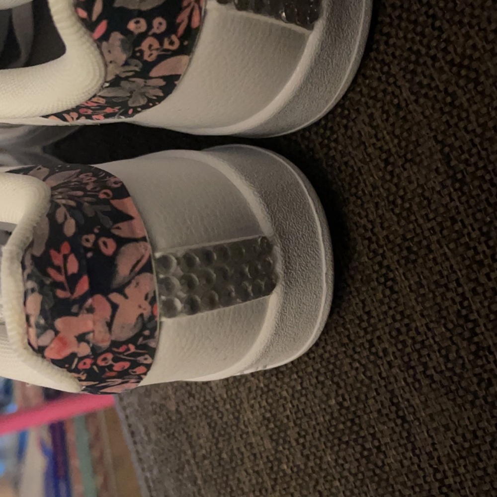 Custom Adidas - Picture 3 of 6